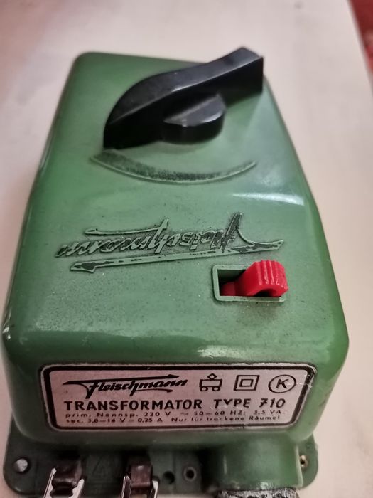 Запазено и действащо колекционерско електрическо влакче Piko 5