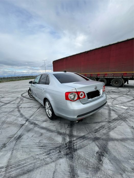 VW Jetta 2.0 tfsi dsg