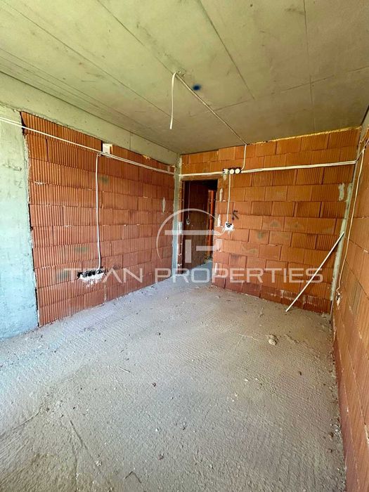 Продава се Двустаен апартамент в Пловдив, Остромила - 60 кв.м за 1307 €/кв.м - Снимка #4