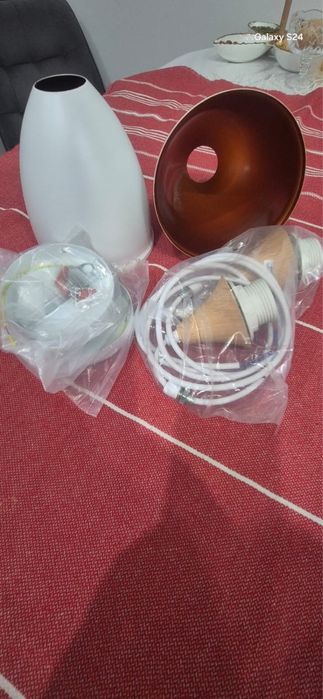 Продам светильник бра. Новая. Нам не подошел. Подойдет.