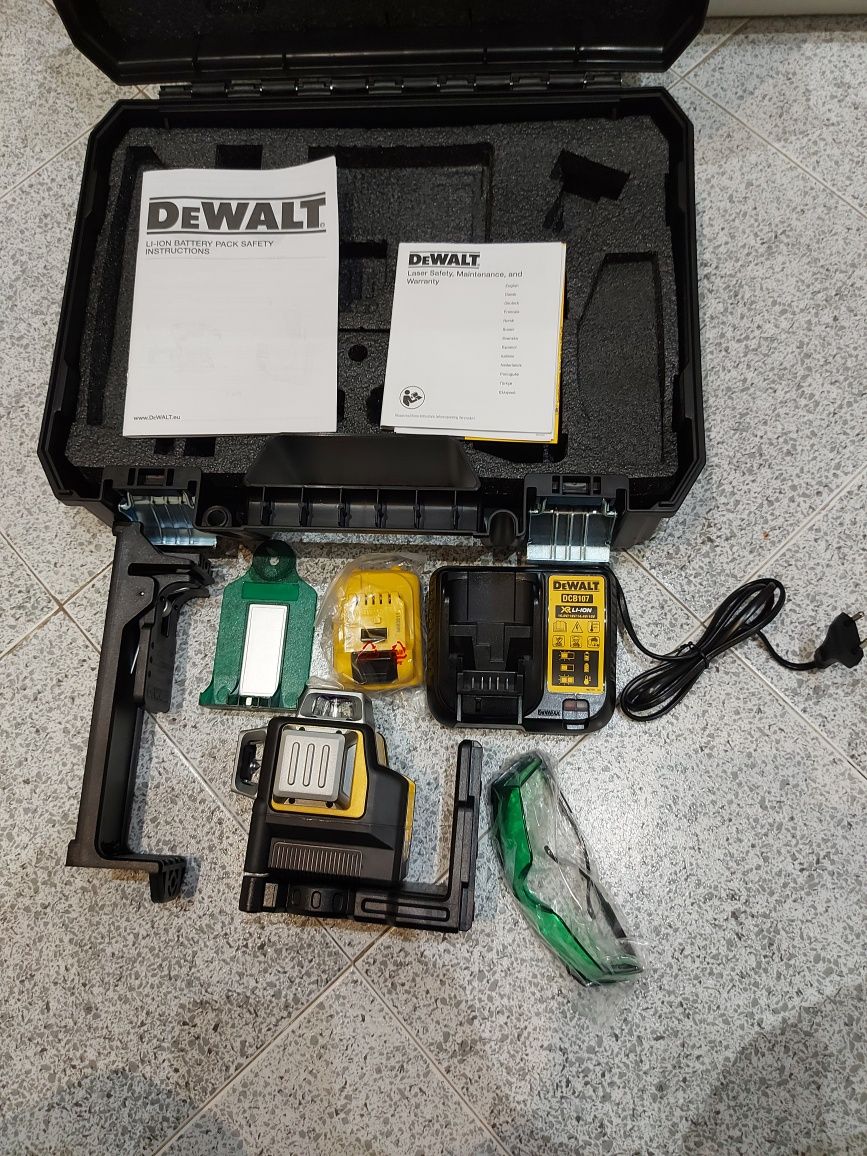 Нов лазерен нивелир Dewalt DCE089D1G-QW