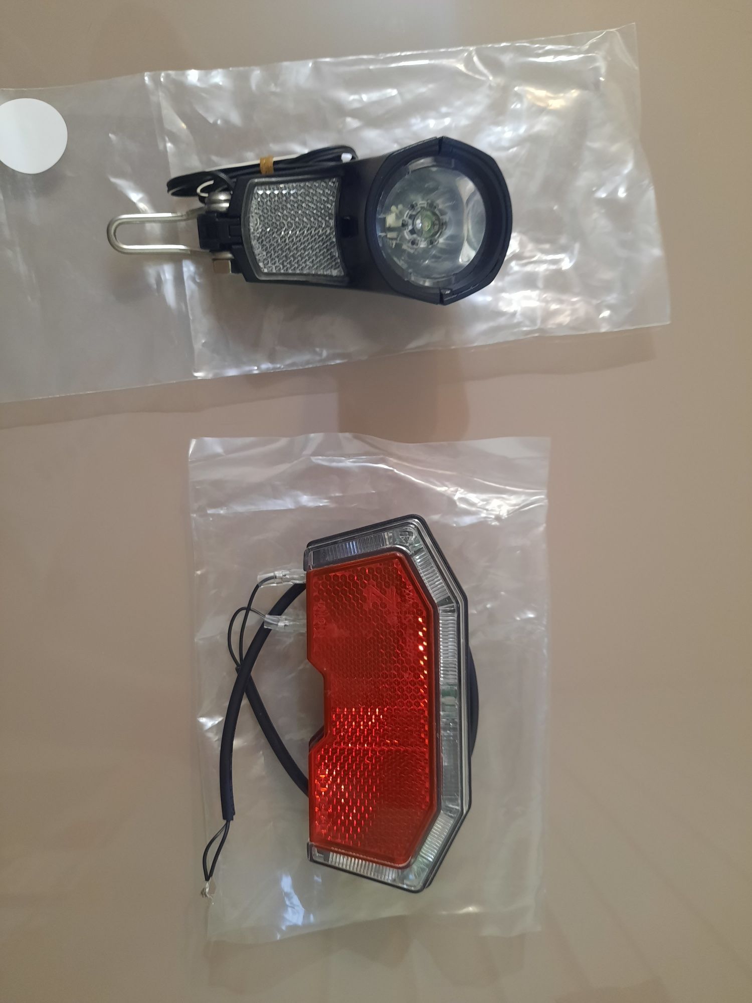 Нов фар LED AXA ECHO 0015 фар и LED стоп UNION и LUMOTEC Germany