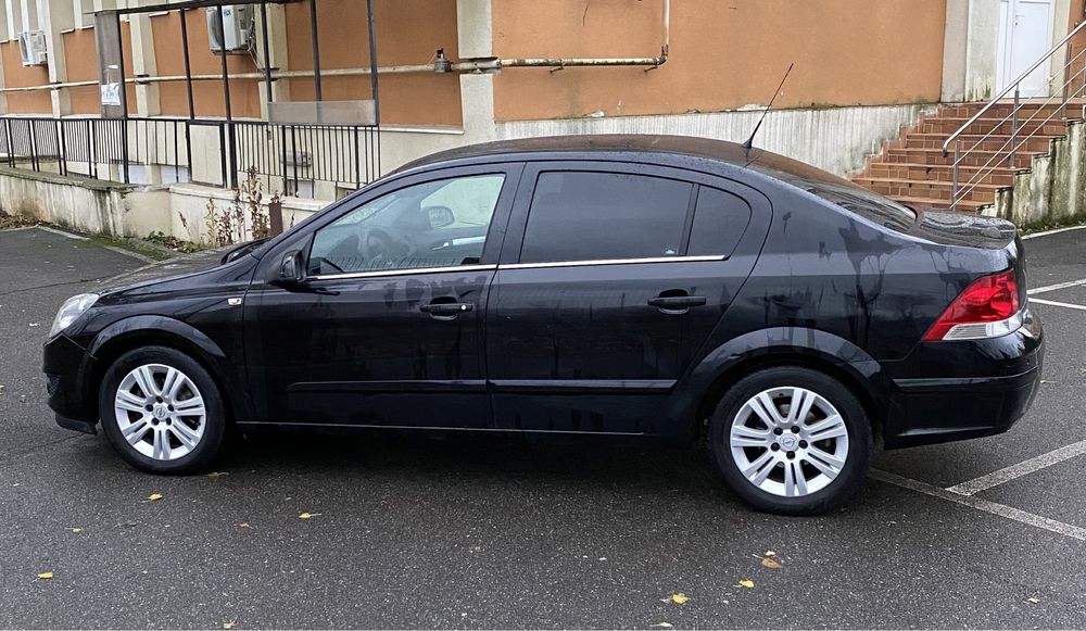 Opel Astra H Sedan