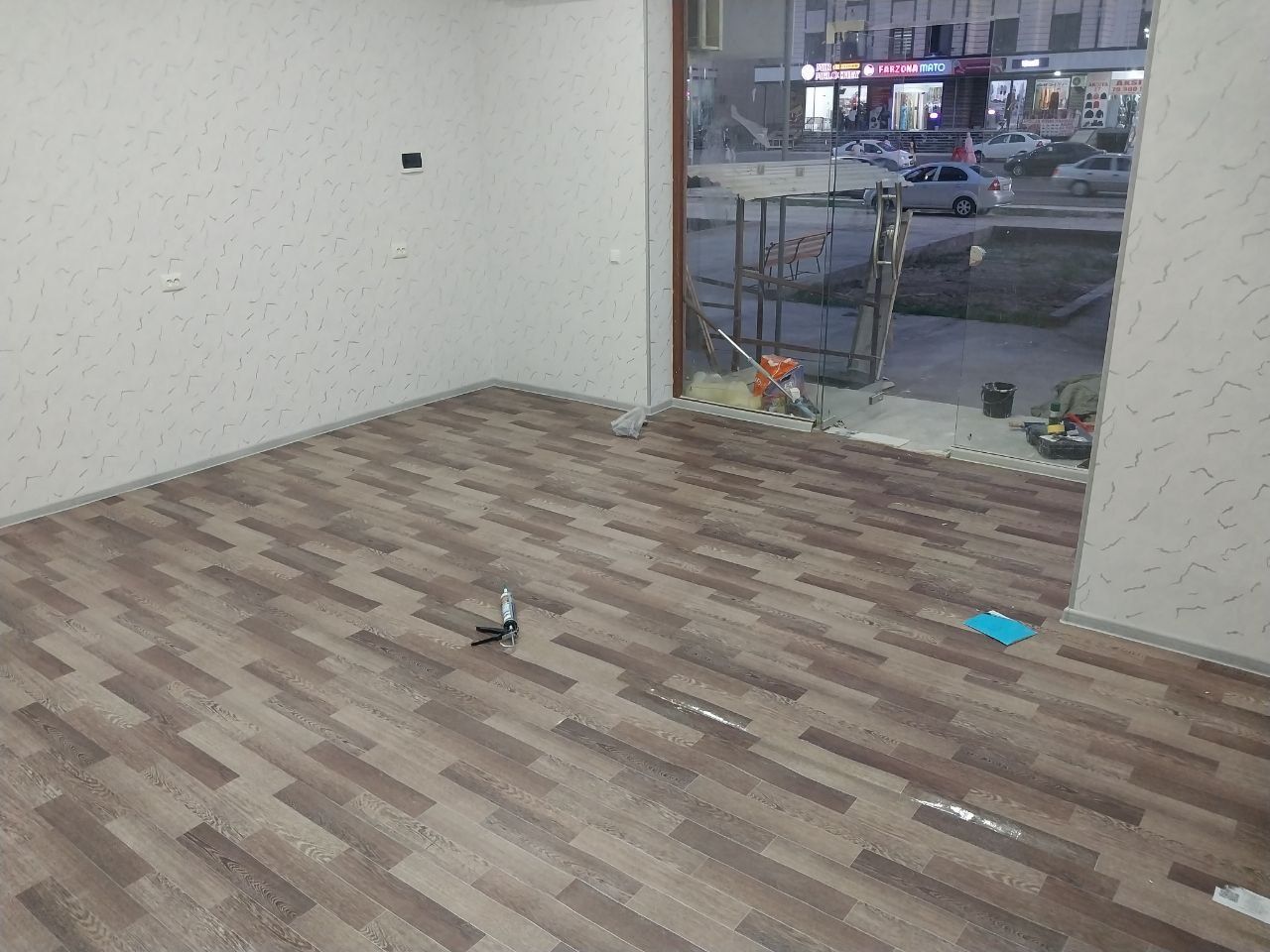 Magazin va podval qismi sotiladi
