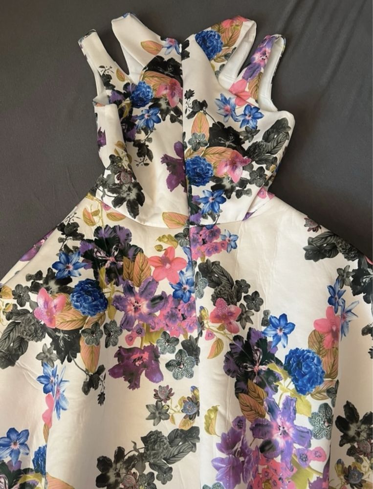 Rochie de zi, înflorată