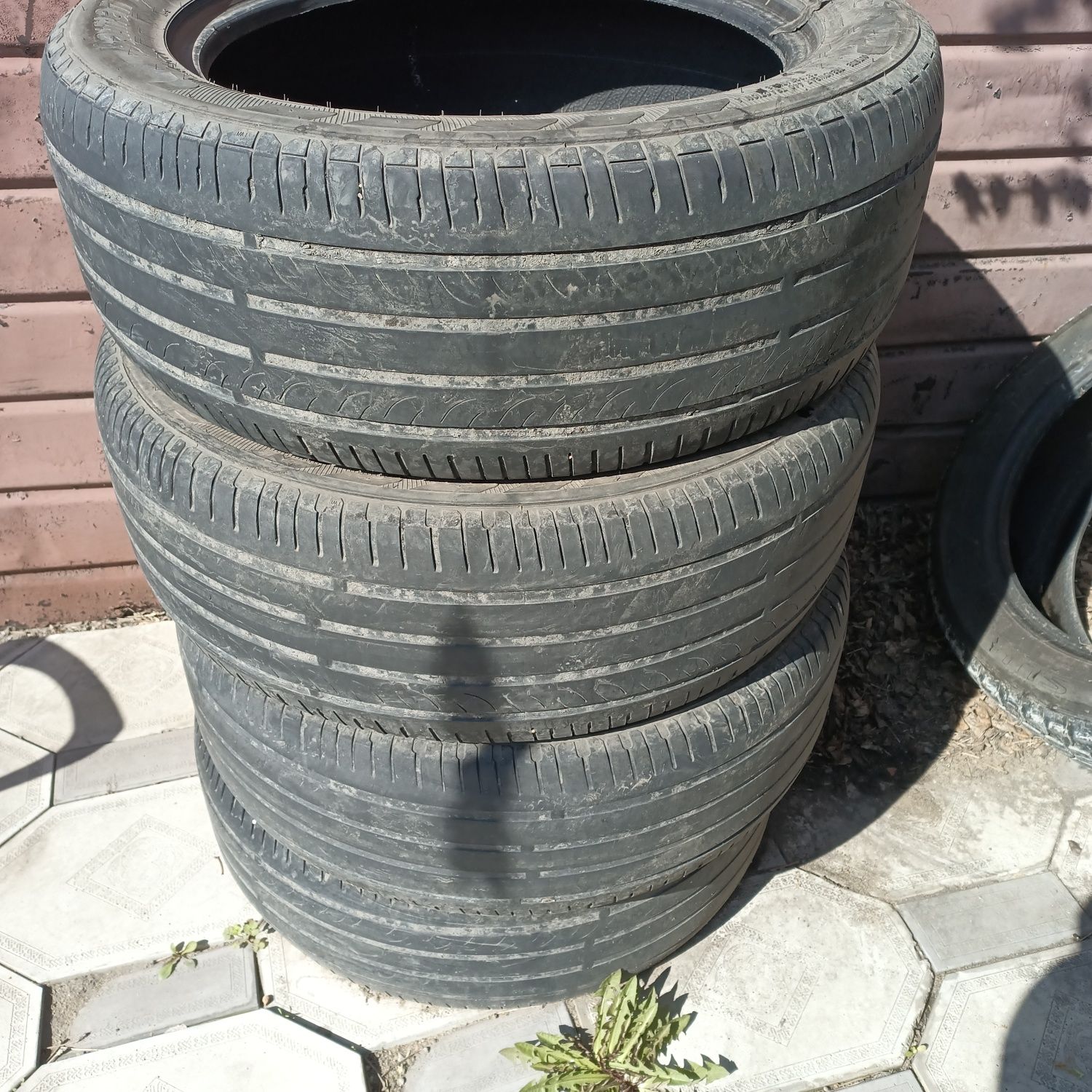 Шины летние 235/55/18