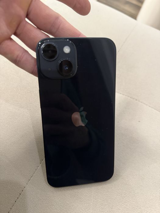 Продавам iphone 14 черен ба цвят