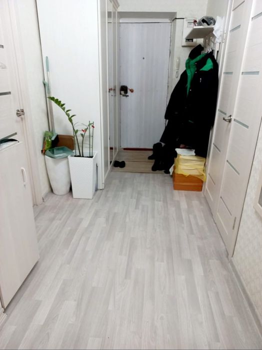 Продам квартиру  - 3 х квартиру в районе ЖДВ старой части