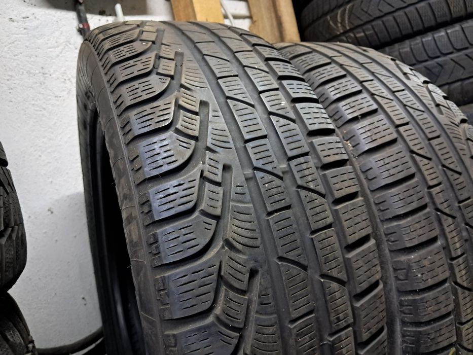 Anvelope second iarna 225 60 R17 Pirelli *