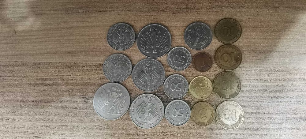 Монети от света, различни години.