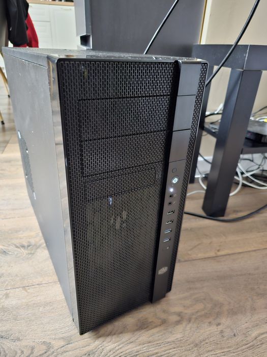 Настолен Геймърски Компютър с GTX 980/i7 6700/16 GB RAM