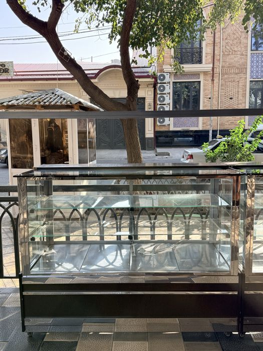 Витрина холодильник для торта и пирожное