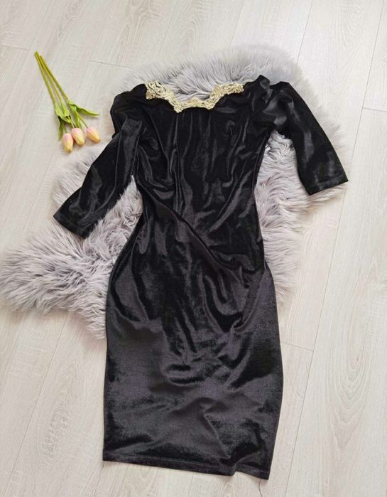 Rochiță de catifea neagră