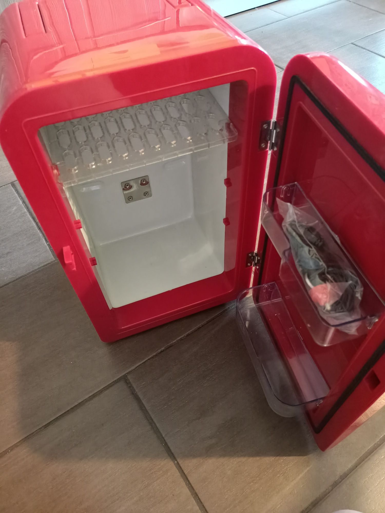 mini frigider Trisa Frescolino Red