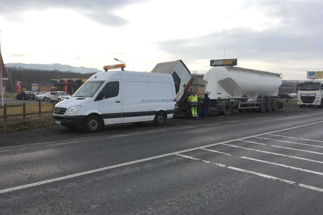 Tractari auto Sibiu Ridicari auto cu macara Tractari camioane Sibiu