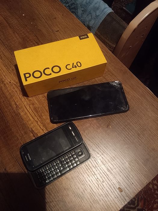 Продам два телефона рост с40