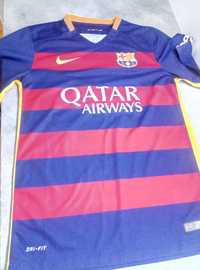Оригинална тениска на Barcelona размер S/40 лв