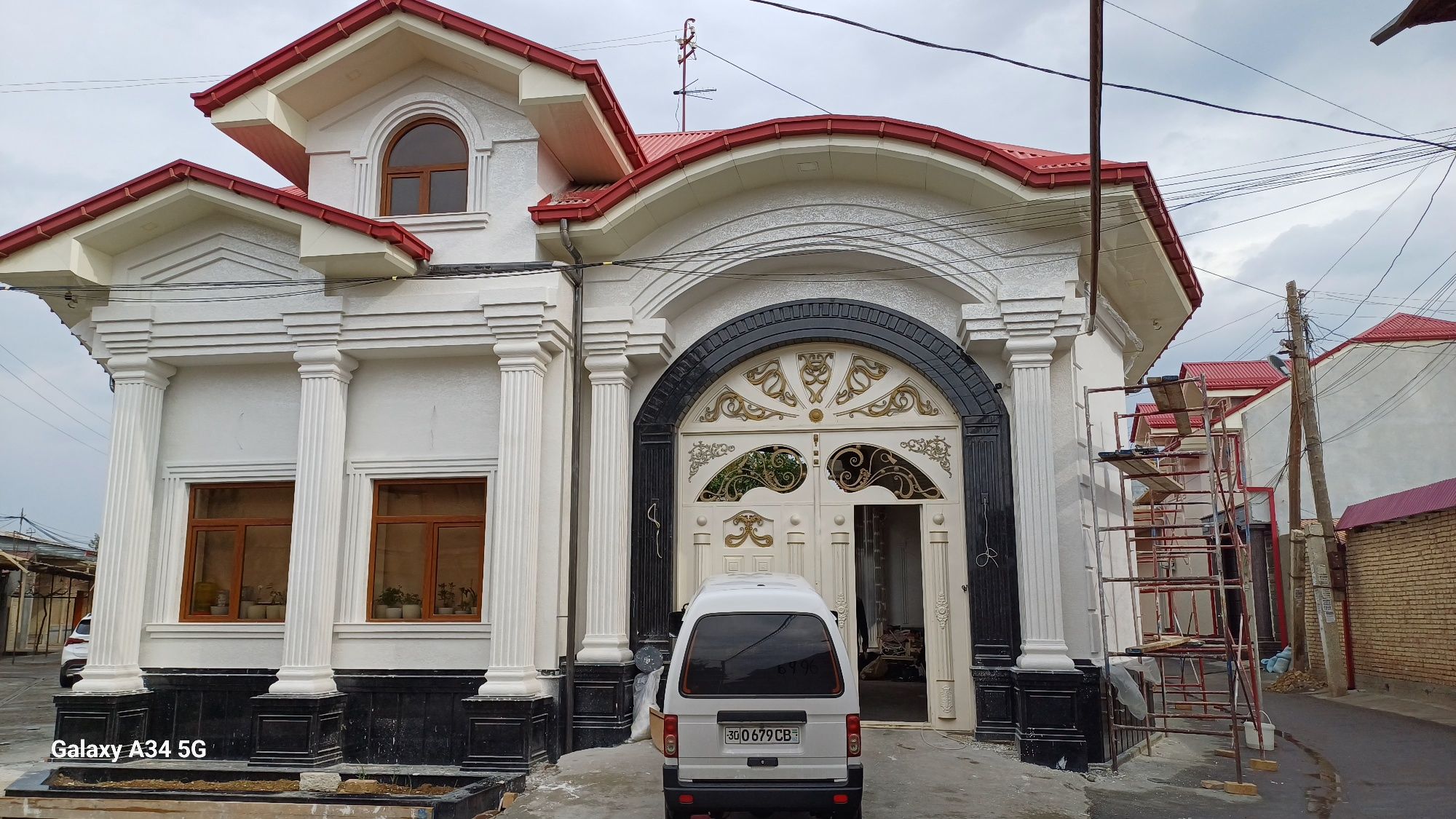 Travertin fasad eng sungi dzayin bizda