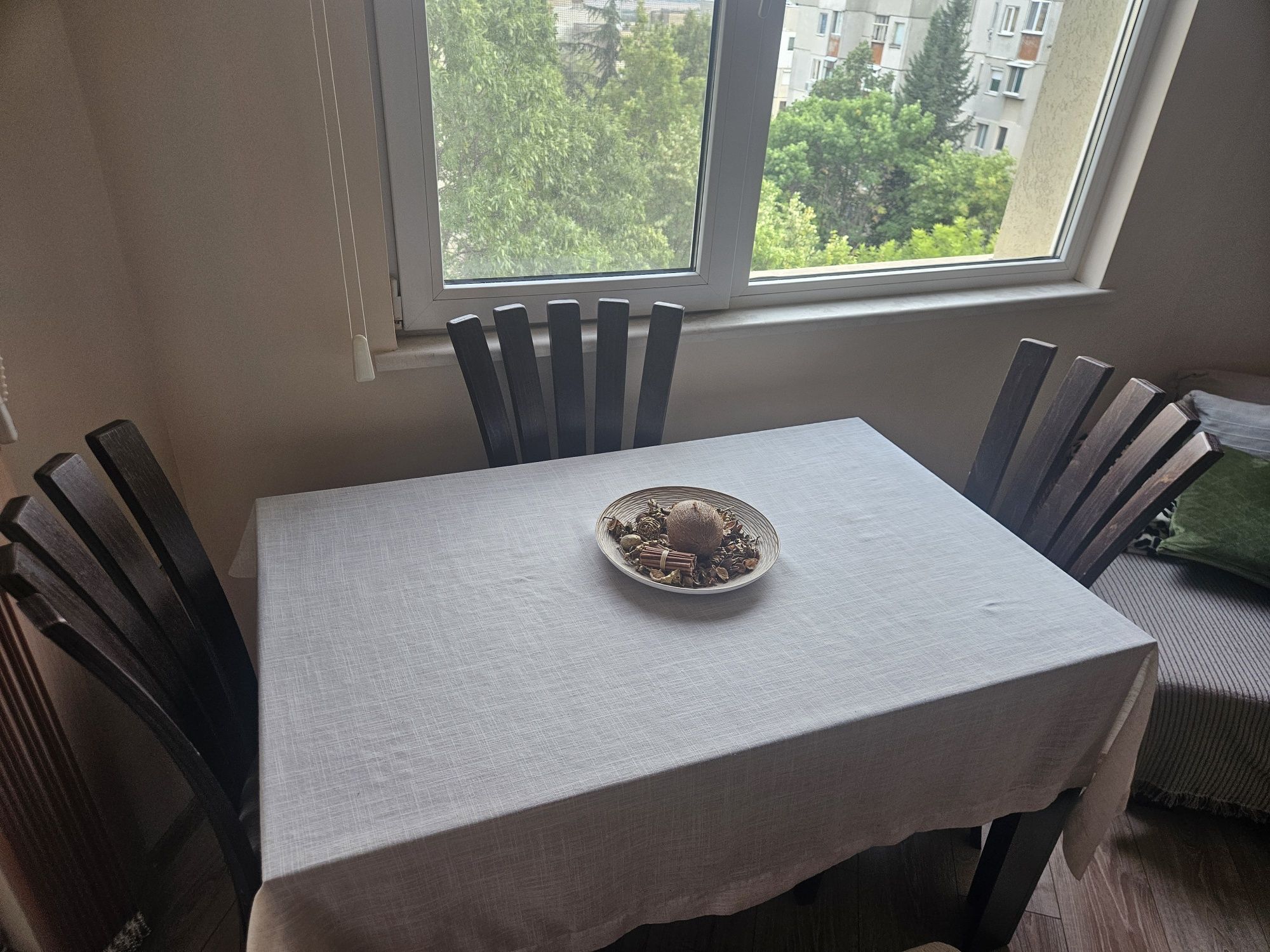 Маса за хранене с 6 стола