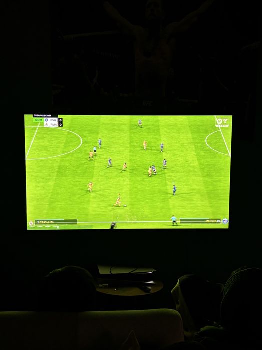 Продам телевизор 65 дюймовый