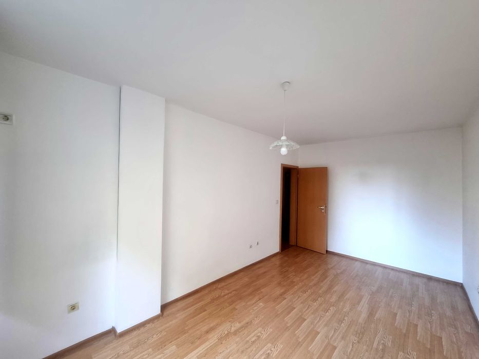 Дава се под наем Двустаен апартамент в Бургас, Възраждане - 86 кв.м за 229.5 € - Снимка #2