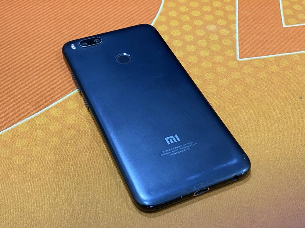 Продается Xiaomi Mi5x 4/64