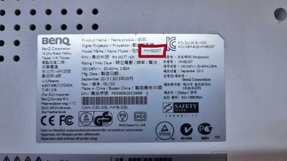 Videoproiector BenQ MW820ST/3D/WXGA/ Contrast 13000:1/3000 ANSI Lumeni