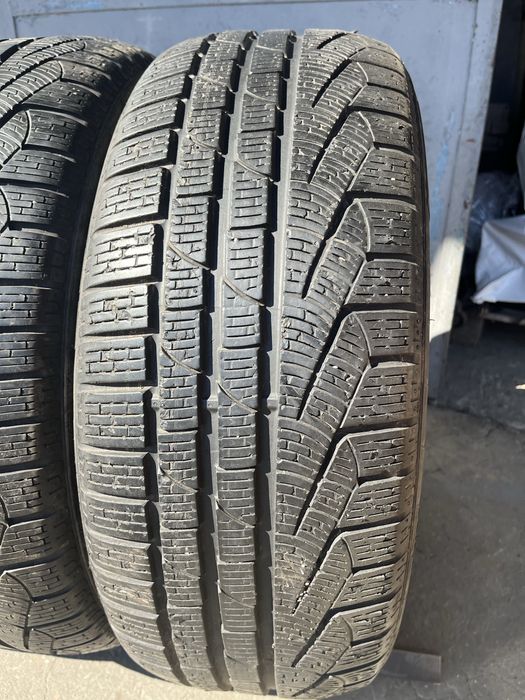 4 бр. зимни гуми 225/45/18 Pirelli RSC 5,5-6 mm DOT 3314