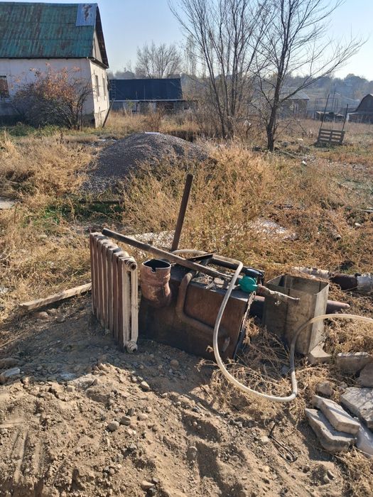 Котел дымоход с левой стороны.