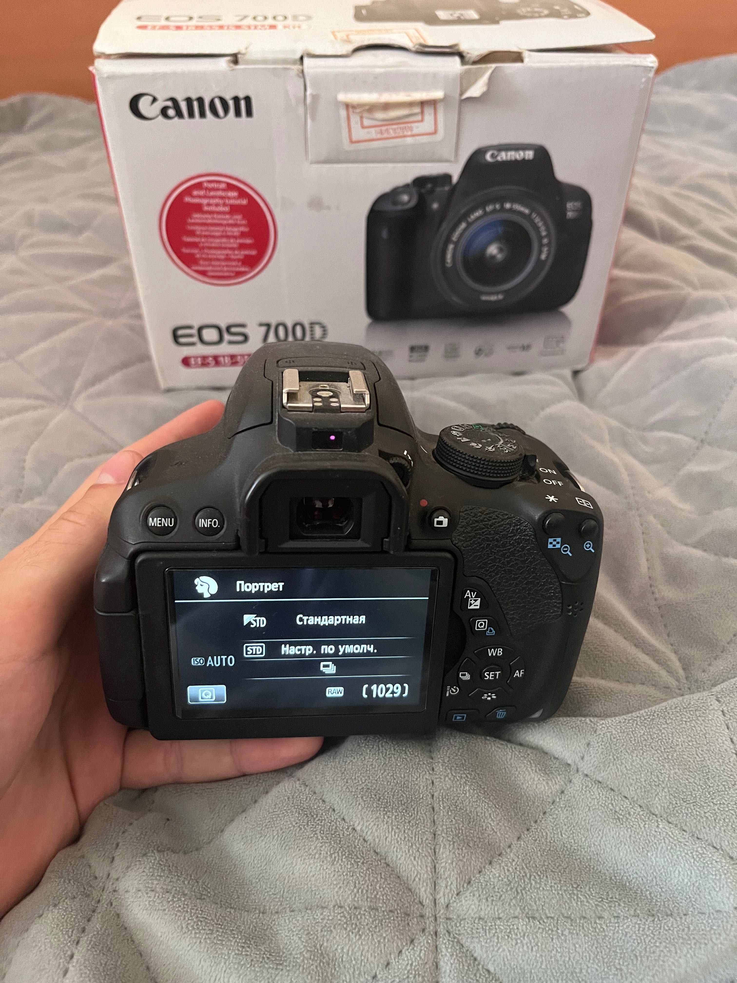Фотоапрат Canon 700d
