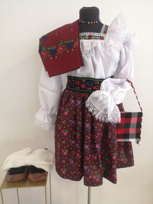 Costum tradițional de Maramureș pentru Doamne set complet