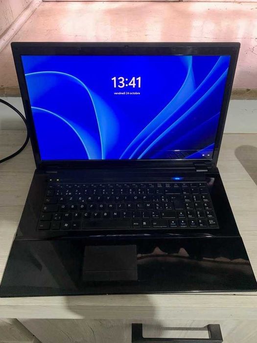Laptop, pc intel i5, 8gb ram, 256 SSD, Clevo 15.6"