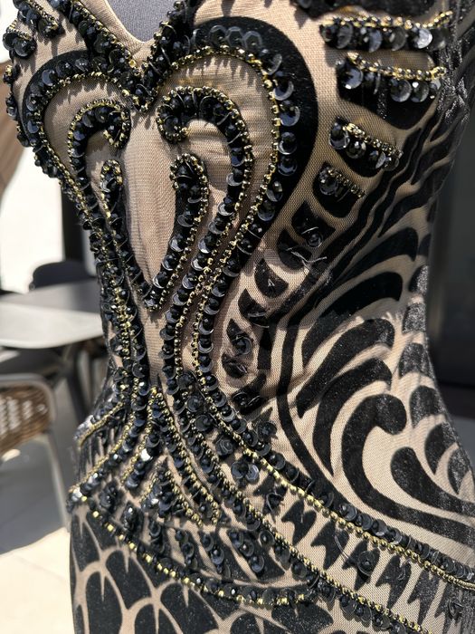 Rochie cu pietre eleganta