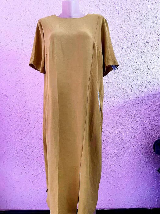 Платье женское очень приличная