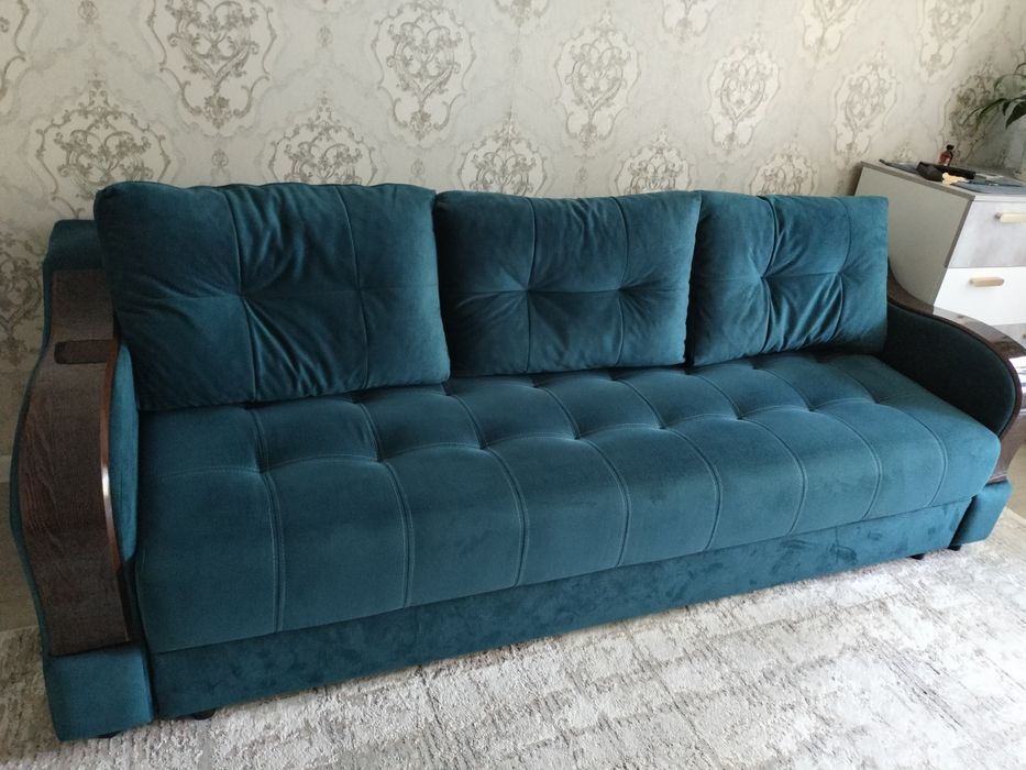 Продам синий раскладной диван
