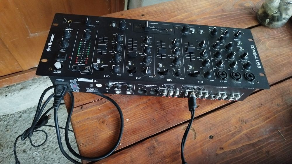 Vând mixer audio citronic