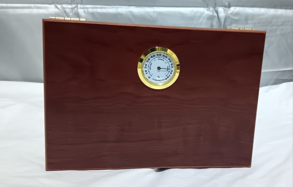 Cutie pentru  muștiuc  saxofon lemn