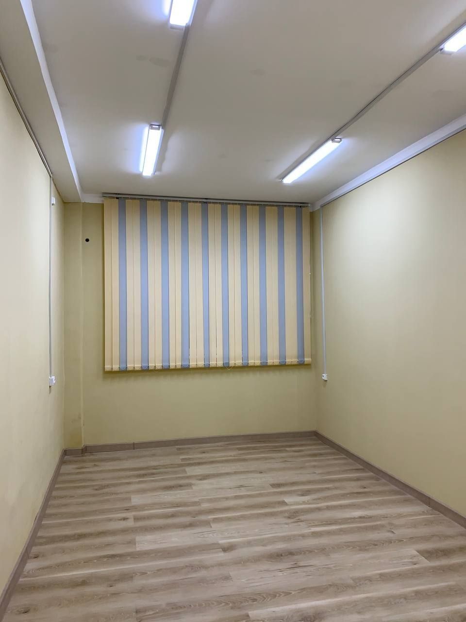 Парк Мирзо Улугбек 18м²- 32м² 1этаж  3этаж 4кабинета 2линия Юр адрес