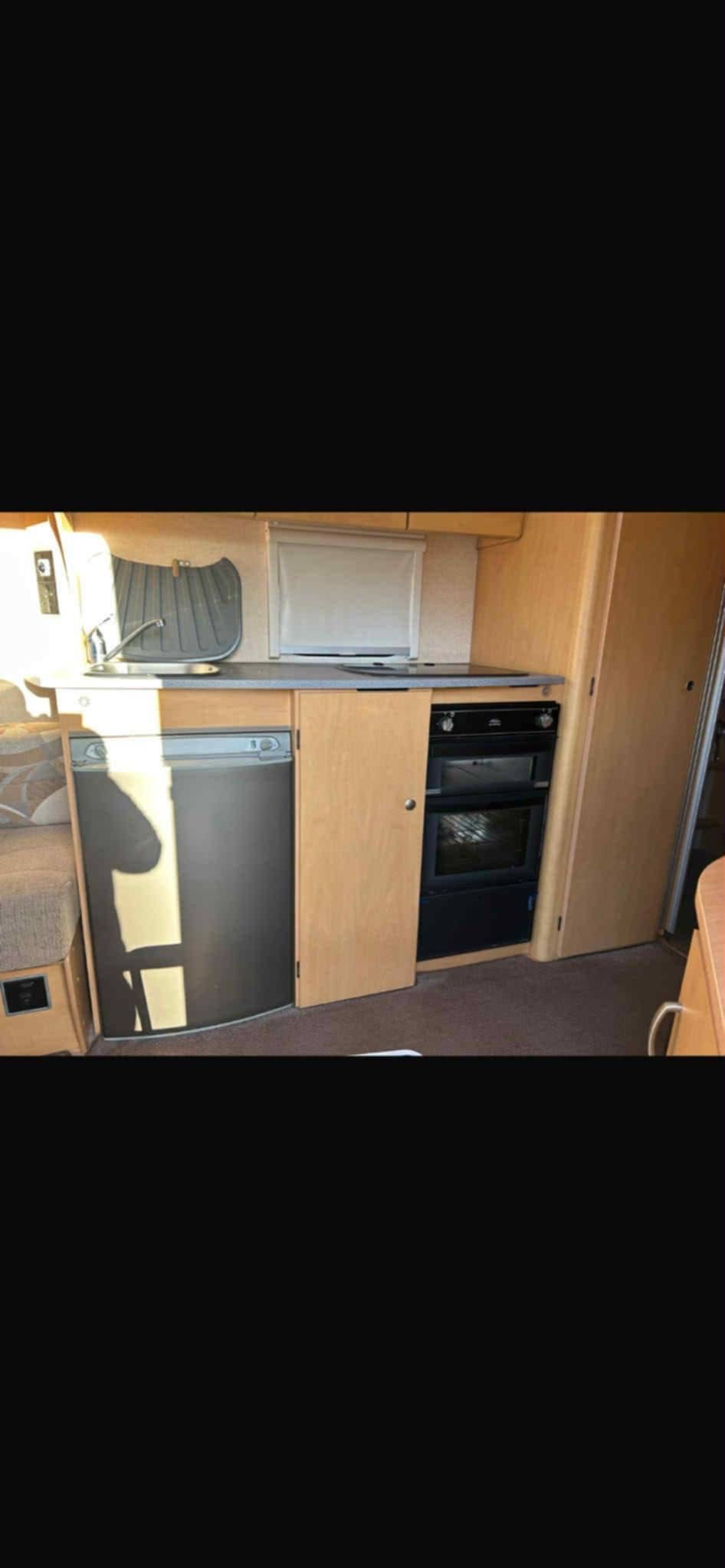 Vând caravană Bailey 2011
