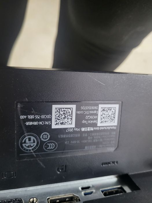 Монитори Dell със стойка