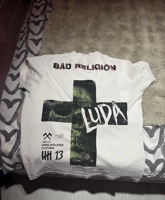 Супер Запазена Тениска на Luda