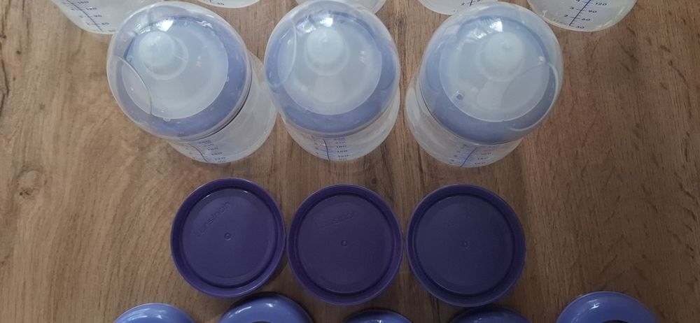 Vând 3 biberoane Lansinoh 240ml