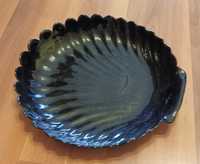 6 чинии във формата на миди от черно стъкло