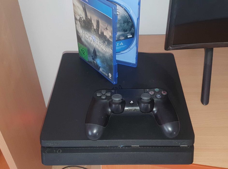 Oferta: Consola PlayStation 4 + Joc Hogwarts Legacy