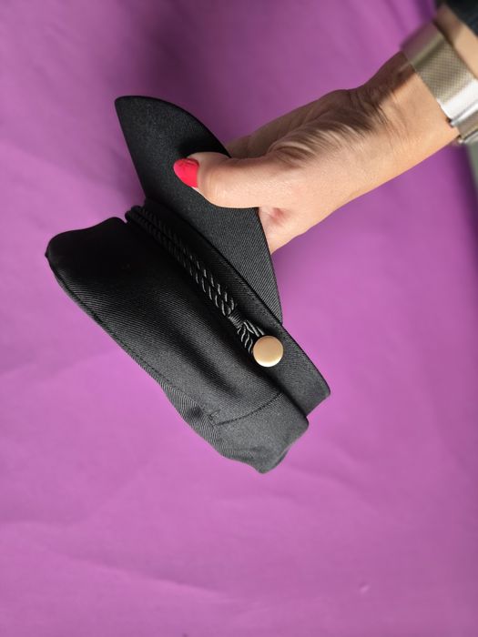 Кожена шапка с естествен косъм от лисица и каскети