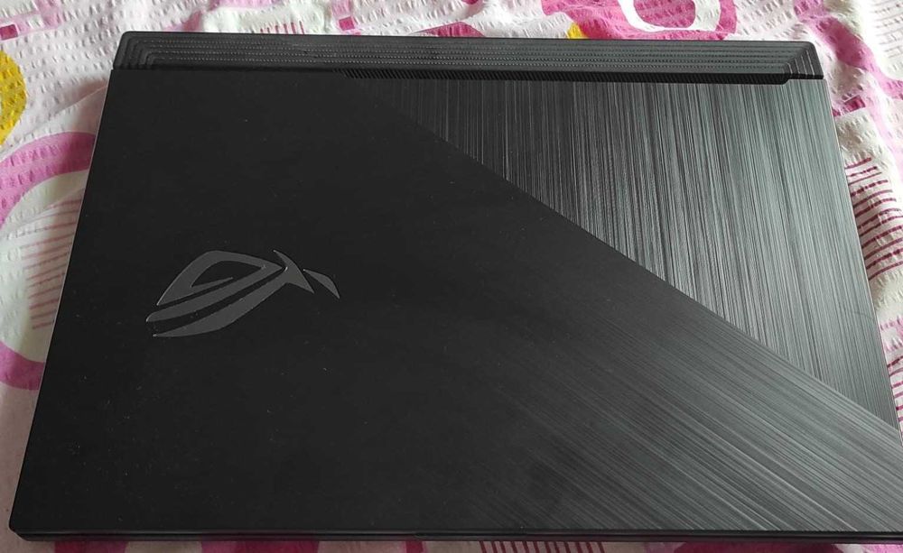 Laptop de gaming Asus ROG Strix G712LV 17.3”