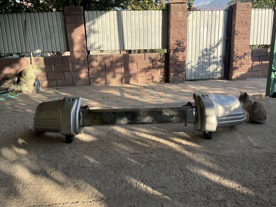 Продам передний баспер Pajero 2