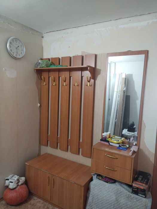 Продам     прихожию