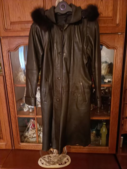Haina de piele ,fara uzură .Arata că noua!!