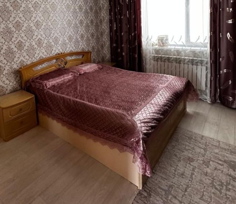 Продается!!! Спальный кровать и стол